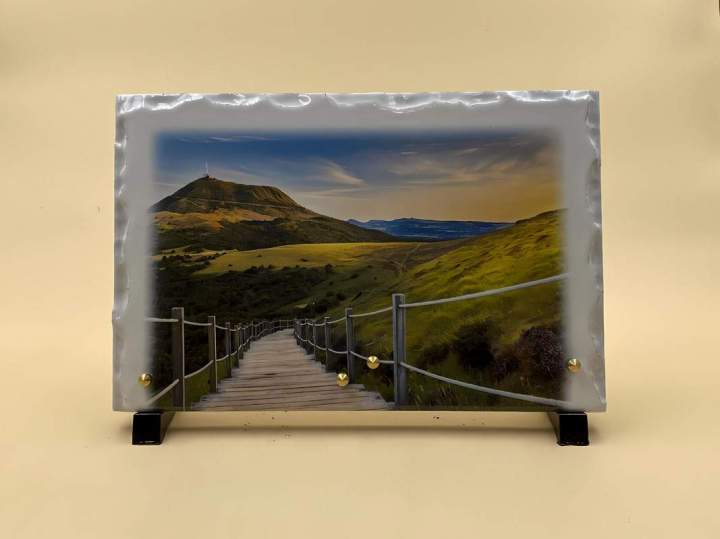 Taille, façonnage et finissage de pierres Pontaumur