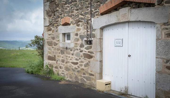 Créateur de plaque funéraire en lave émaillée Pontaumur