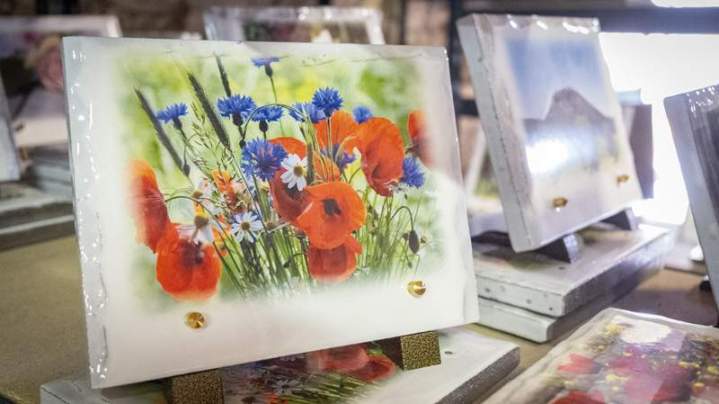 Créateur de plaque funéraire en lave émaillée Pontaumur